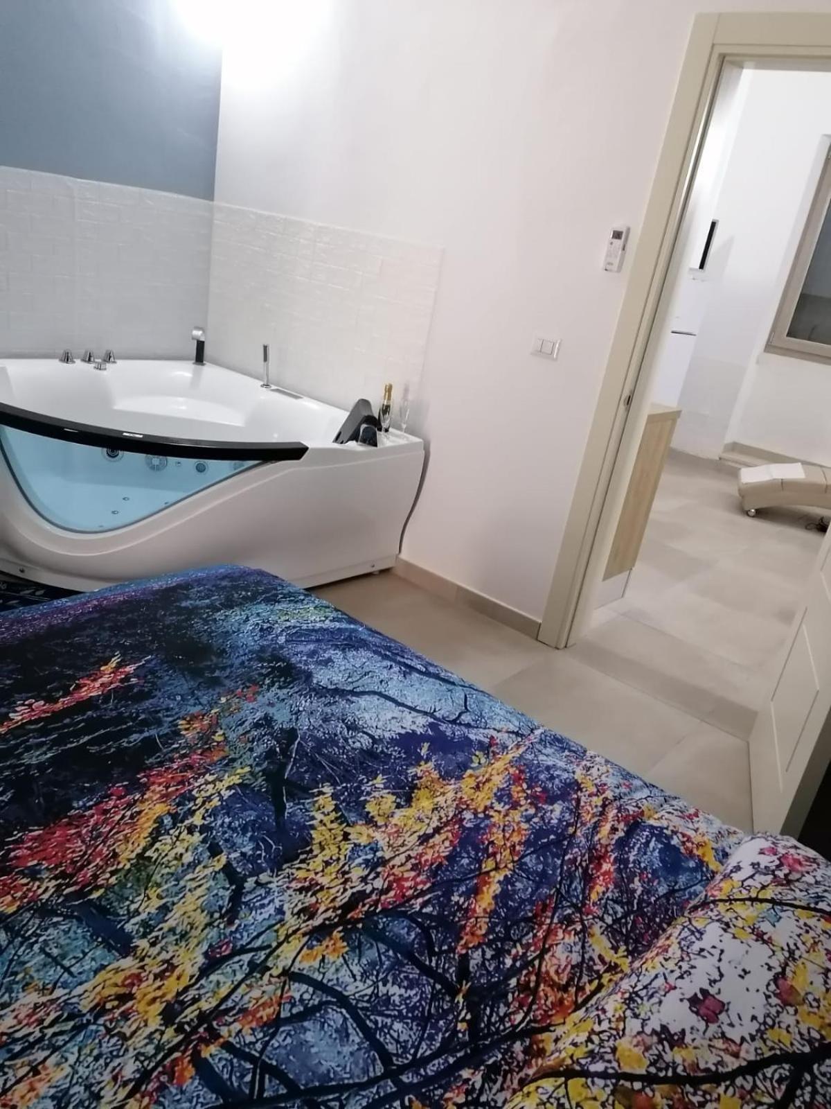 Villa Bed&Dreams In Salento Bilocale Con Vasca Idromassaggio Guagnano Exterior foto